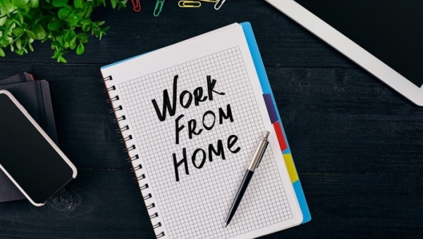 8 + 1 tips για αποτελεσματική εργασία από το σπίτι