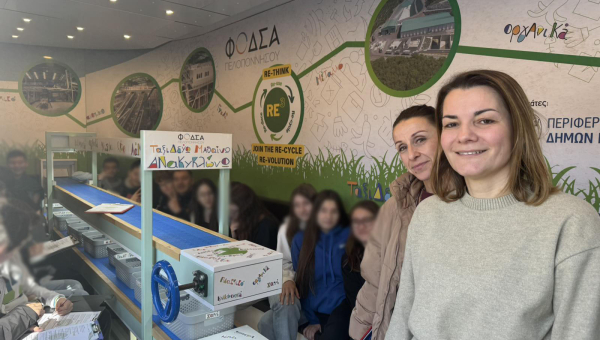 Συνεχίζει τις στάσεις της στα σχολεία του Δήμου Άργους-Μυκηνών η Εκπαιδευτική Μονάδα Ανακύκλωσης