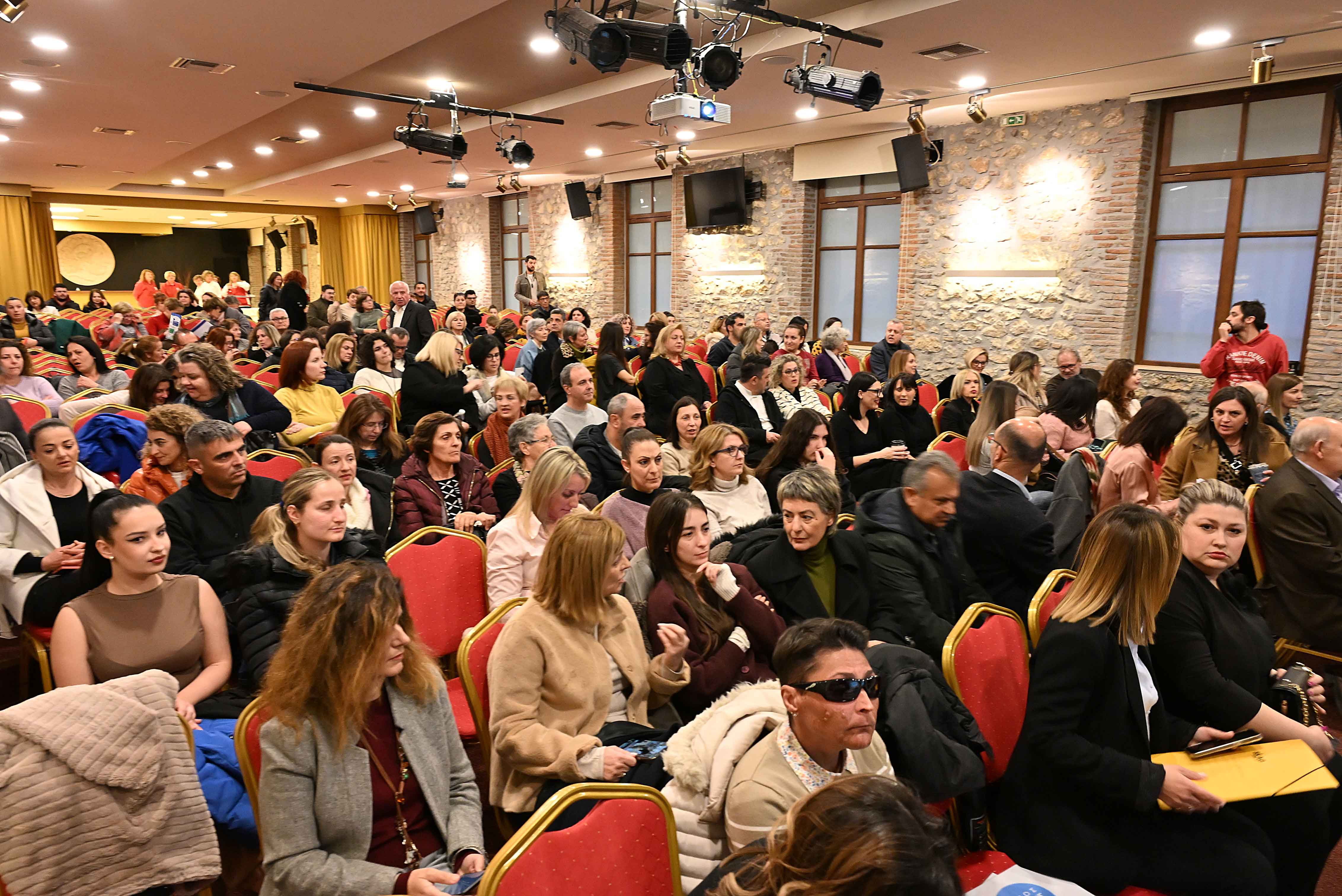 Εφηβική Ψυχολογία: Κατανόηση, Διαχείριση και Υποστήριξη – Μια Επιτυχημένη Εκδήλωση στο Άργος