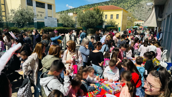 Άργος: Παιδικές Φωνές και Πασχαλινά Χρώματα στον Πεζόδρομο του Άργους